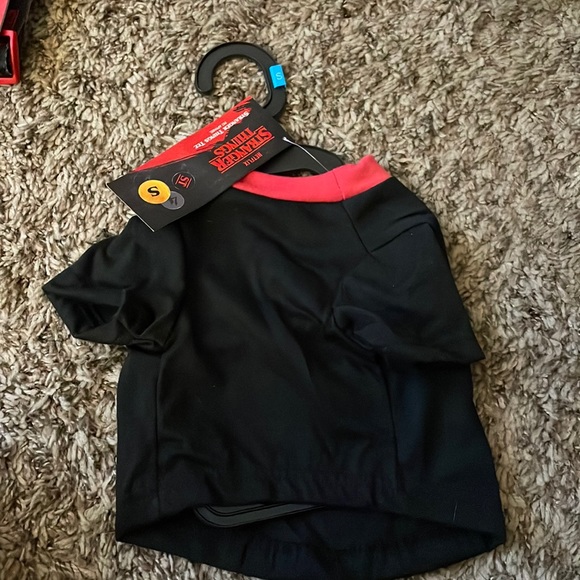 Stranger Things - Picture 2 of 2